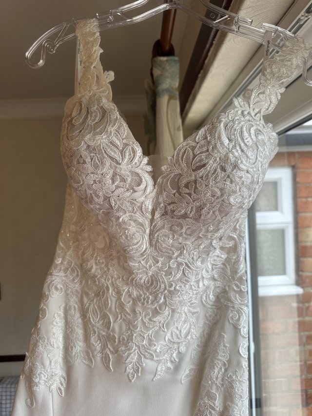 Preview of the first image of Stella York wedding dress.