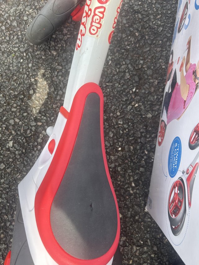Preview of the first image of Velo Twista balance bike in original packaging.