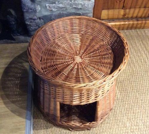 Image 5 of Excellent condition Wicker cat basket and cat tower