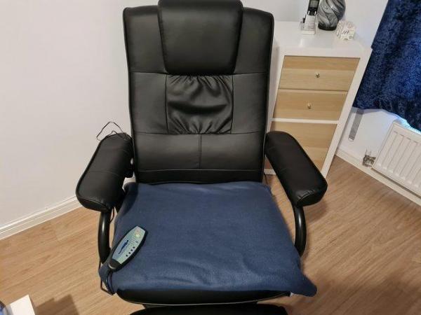 Image 2 of HOMCOM massage recliner chair!