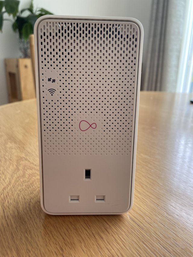 Preview of the first image of Wi fi powerline booster. PG9072LG-CM.