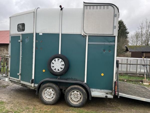 Image 3 of Ifor Williams HB510 horse trailer