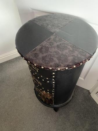 Image 1 of Moroccan style drawers in leather