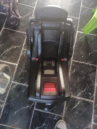 Image 4 of Graco pram with isofix car seat