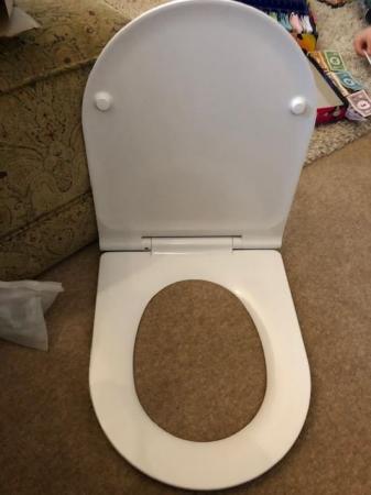 Image 2 of MODE Slim D shape thermoset NEW toilet seat