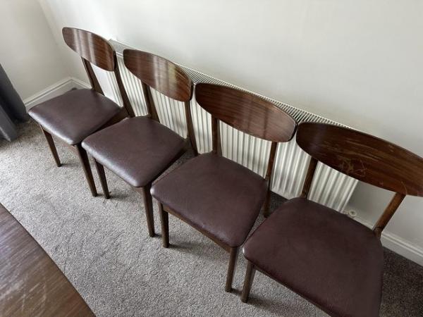 Image 1 of Vintage dining table and chair set