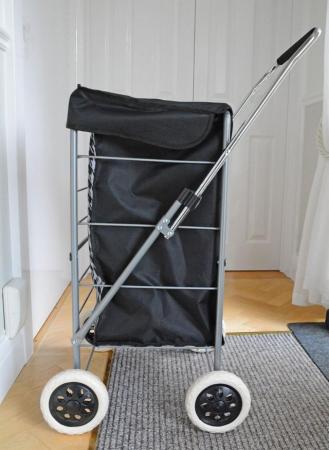 Image 2 of Foldable shopping trolley in excellent condition