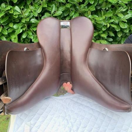 Image 15 of Bates 17 inch wide brown saddle