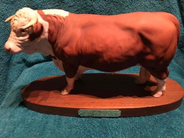 Image 3 of Beswick Hereford Bull Cow and Calf on wooden plinth