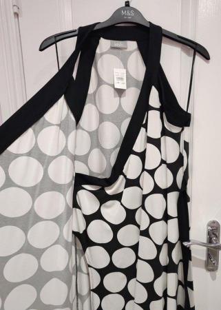 Image 9 of New with Tags Wallis Summer Wrap Dress Size 16