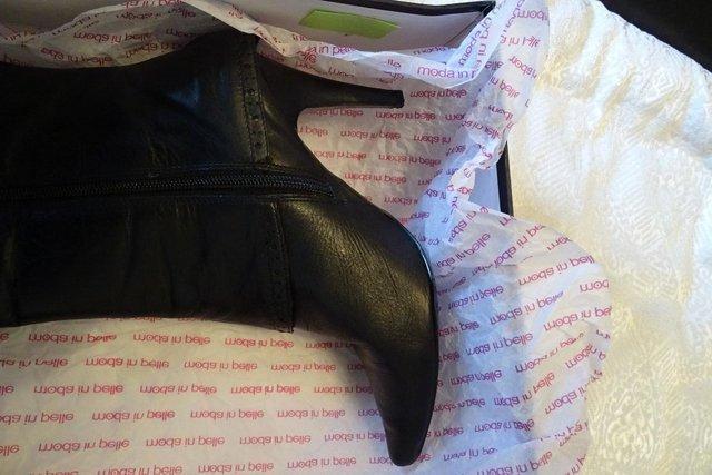 Image 11 of Designer ladies knee high black leather boots size 39