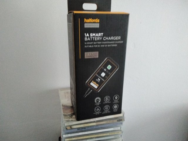 Preview of the first image of SMART BATTERY CHARGER - HARDLY USED.