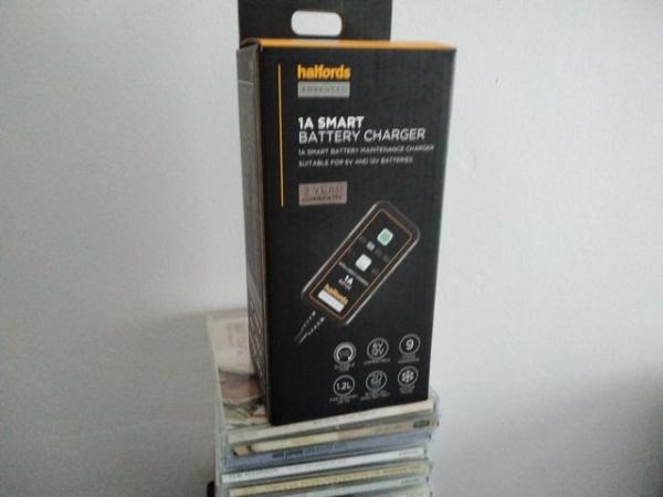Image 1 of SMART BATTERY CHARGER - HARDLY USED