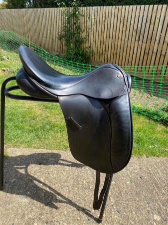 Image 3 of Black English leather dressage saddle