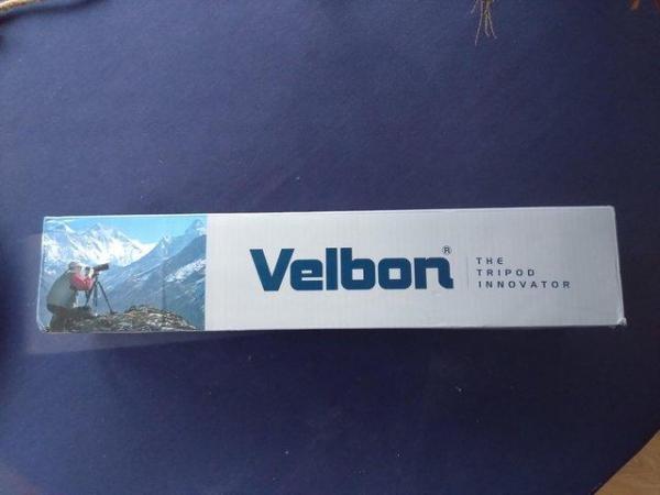 Image 2 of Velbon DF-41 Camera tripod with quick release mount