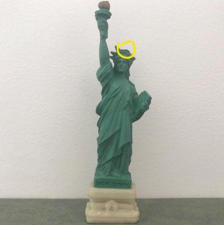 Image 3 of Vintage Statue of Liberty magnet.