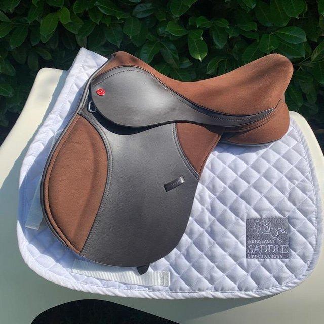 Preview of the first image of Thorowgood T4 15.5  inch Pony Club saddle.
