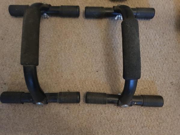 Image 3 of 10 kilos  iron dumbbells, exercising gloves& press-up handle