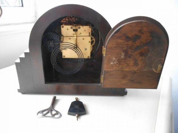 Image 3 of An Art Deco striking mantle clock