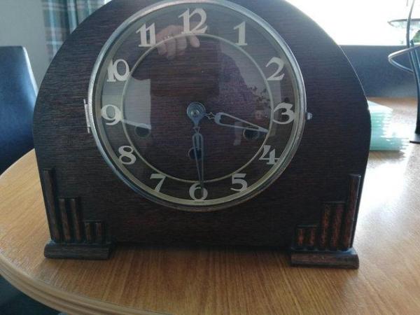 Image 1 of Mantle Clock 8 to 10 day.......