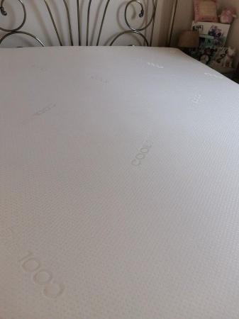 Image 2 of Memory 3in thick mattress topper, king size as new