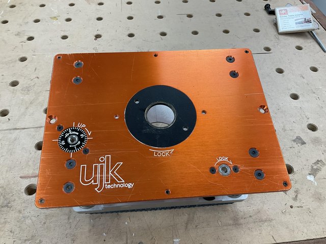 Preview of the first image of Axminster UJK Router Lift.