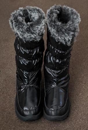 Image 2 of Ladies Black Vinyl Boots With Faux Fur Trim - Size 5