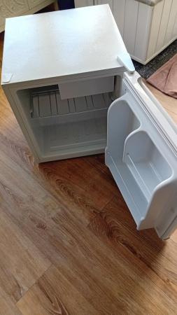 Image 2 of White Tabletop fridge with ice box
