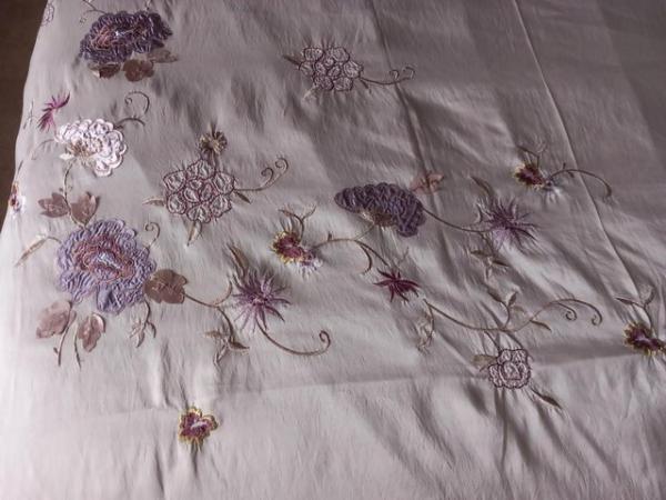 Image 3 of King Size Quilt Covers with matching Pillowcases & Curtains