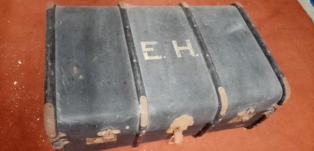 Preview of the first image of Steamer/Shipping trunk needs restoration.
