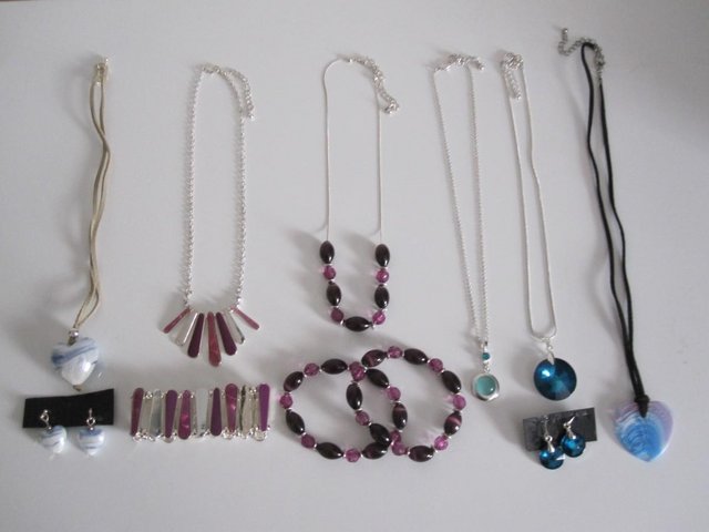 Preview of the first image of Costume jewellery small bundle.