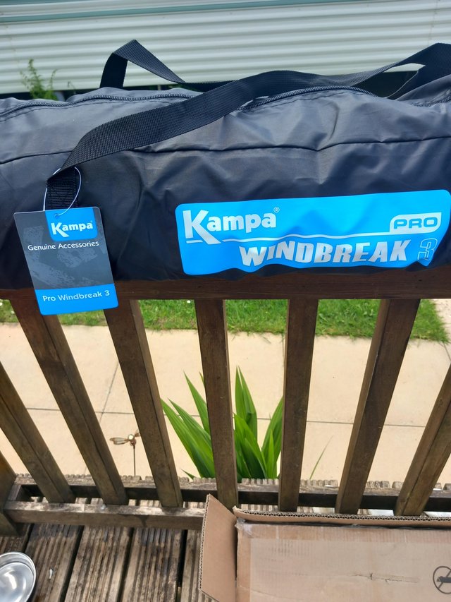 Preview of the first image of Kampa Dometic Pro 3 Windbreak.