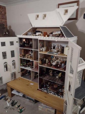 Image 2 of Huge 1/12 scale dolls house selling empty