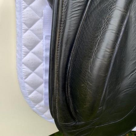 Image 8 of Fairfax 17.5” Original Monoflap Dressage saddle