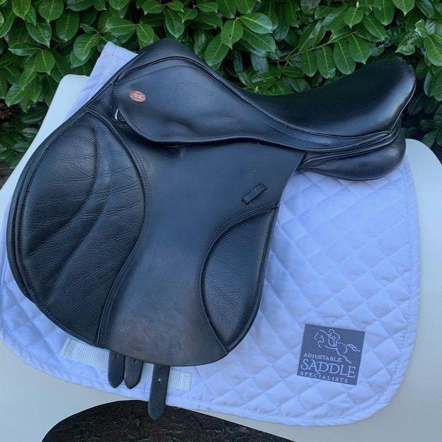 Preview of the first image of Kent And Masters 16.5 pony jump saddle.
