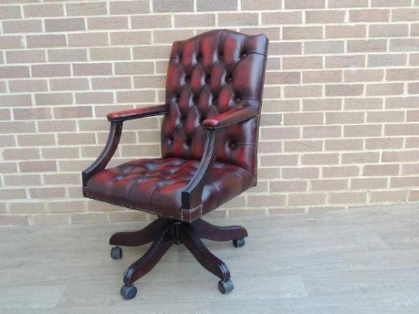 Image 2 of Dark Gainsborough Chair (UIK Delivery)