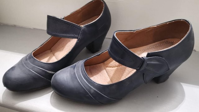 Preview of the first image of Blue women Shoes, low heels0.
