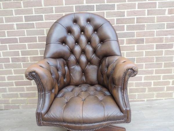 Image 5 of Chesterfield Directors Chair (UK Delivery)