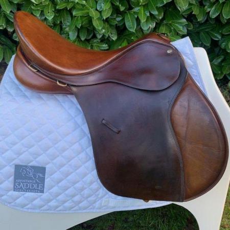 Image 7 of Bates Caprilli 17.5 inch gp saddle
