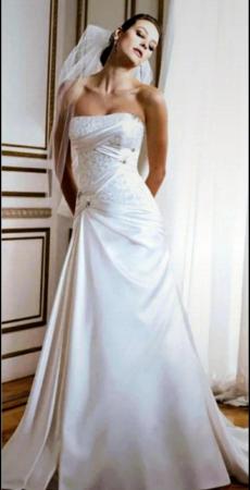 Image 4 of Sophia Tolli Amaryllis Wedding Dress (Size14) & storage box