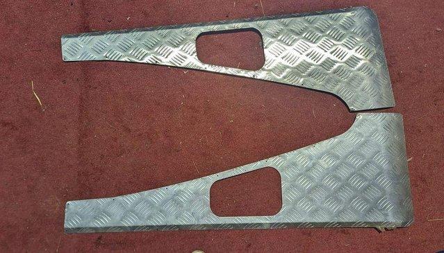 Image 3 of Land Rover Defender Chequer Plate