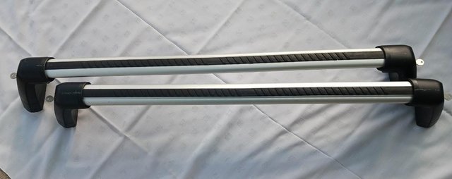 Image 2 of Mercedes E Class Thule roof bars.