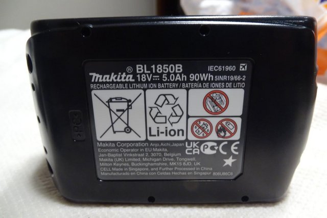 Image 3 of Makita 5AH 18v battery's, new, unused.