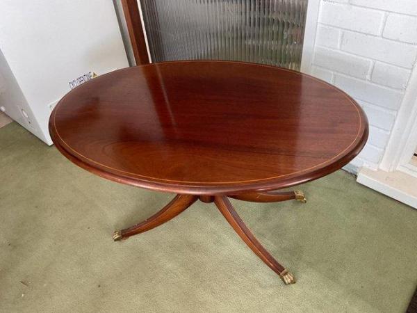 Image 1 of OVAL MAHOGANY PEDESTAL COFFEE TABLE