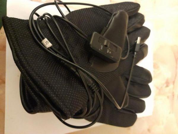 Image 1 of USB Heated Unisex Gloves. Ideal for many outside activities