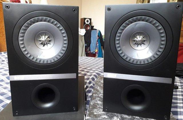 Image 3 of KEF Q100 compact bookshelf speakers.
