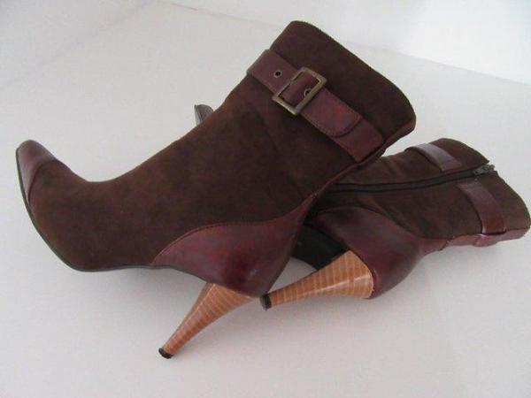 Image 2 of Designer London Rebel Brown Suede & Leather Boots (Size 5)