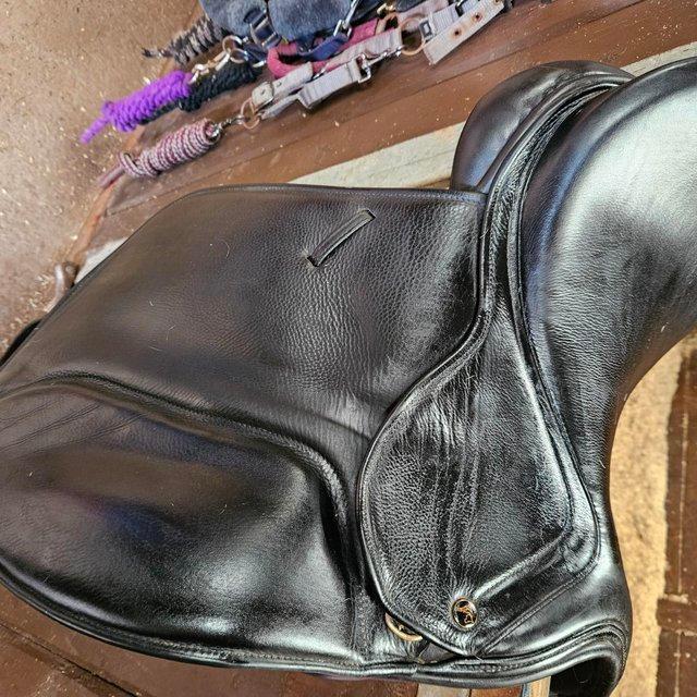 Preview of the first image of dressage saddle with changeable knee rolls.