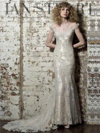 Image 1 of Beautiful Ivory French lace Wedding Wedding Dress Size 10