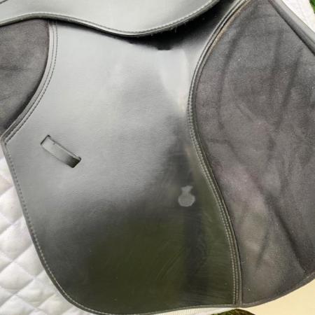 Image 11 of Thorowgood T4 17.5 inch gp saddle (S3043)